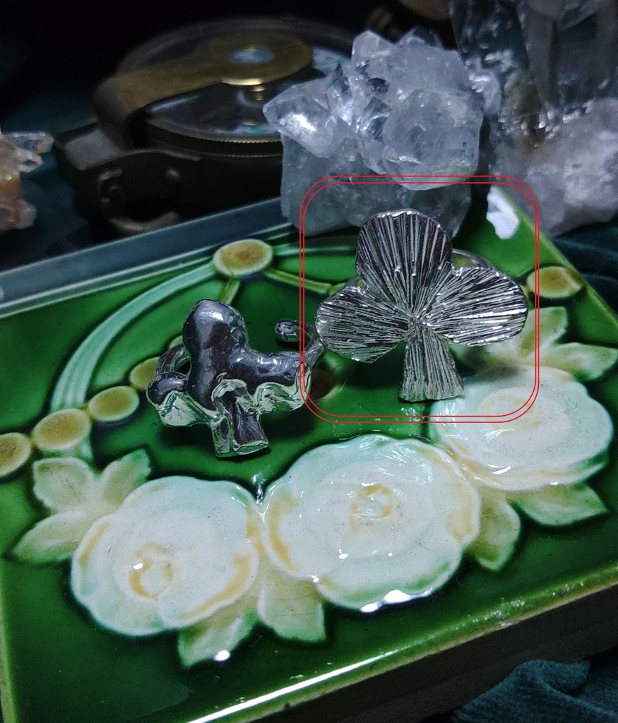 指輪(右)