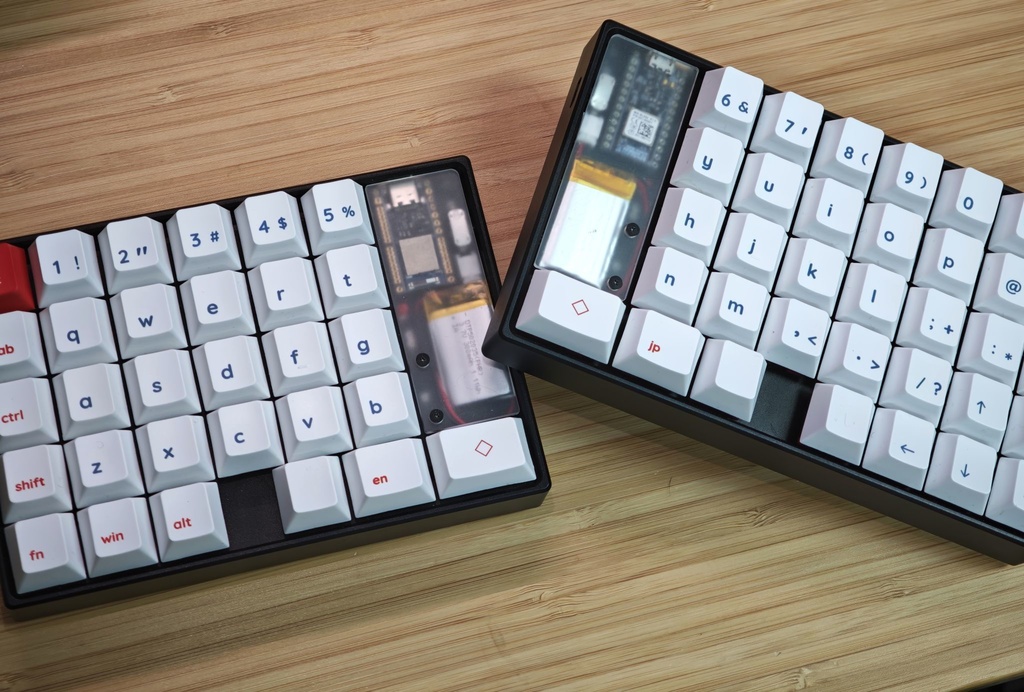 Fatale65 左右分割型キーボード(ほぼ完成品)