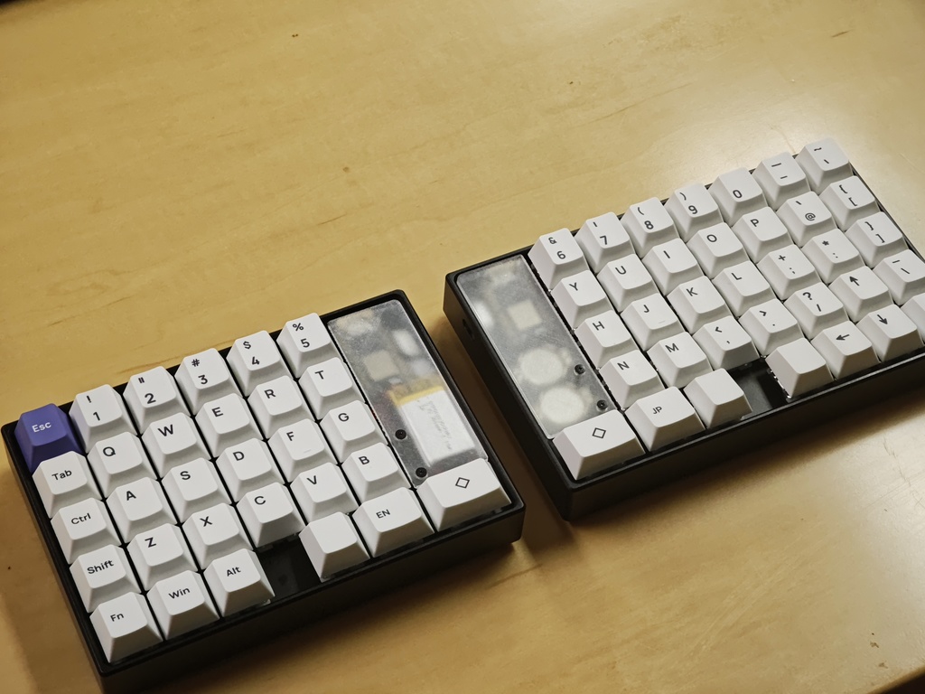Fatale65 左右分割型キーボード(ほぼ完成品)