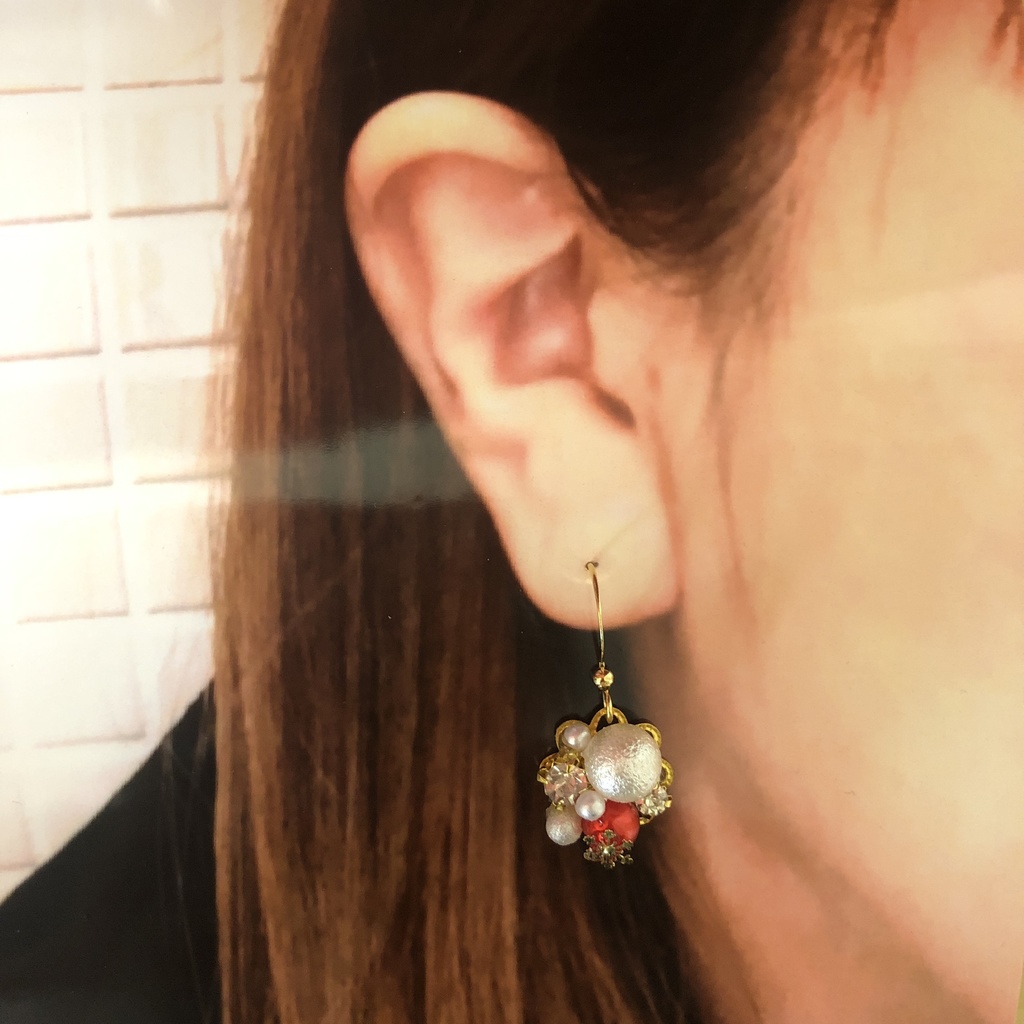 雪降るピアス レッド