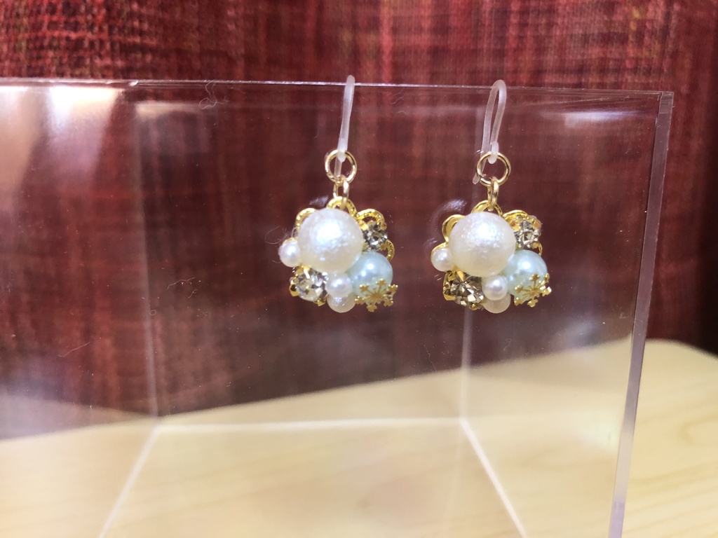 雪降るピアス　ブルー　樹脂製ver.
