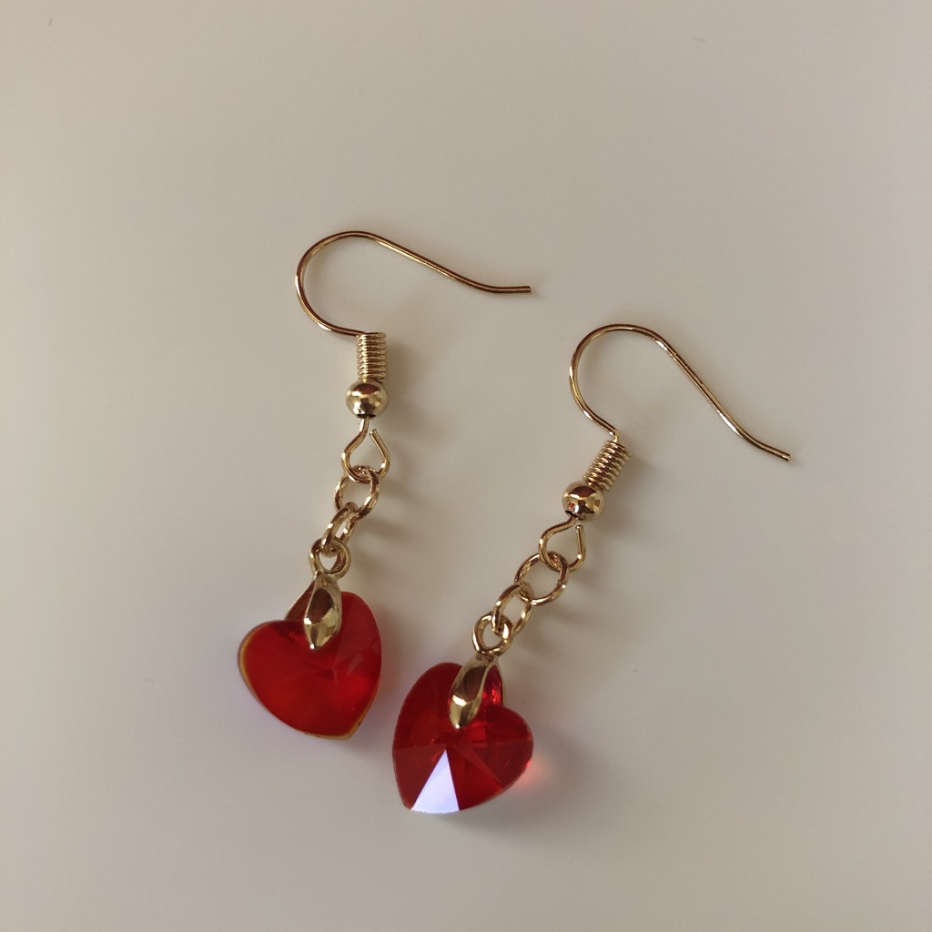 ハートピアス樹脂製キャッチ付き レッド