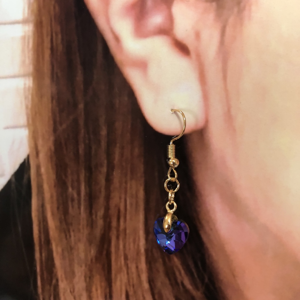 ハートピアス樹脂製キャッチ付き サファイア