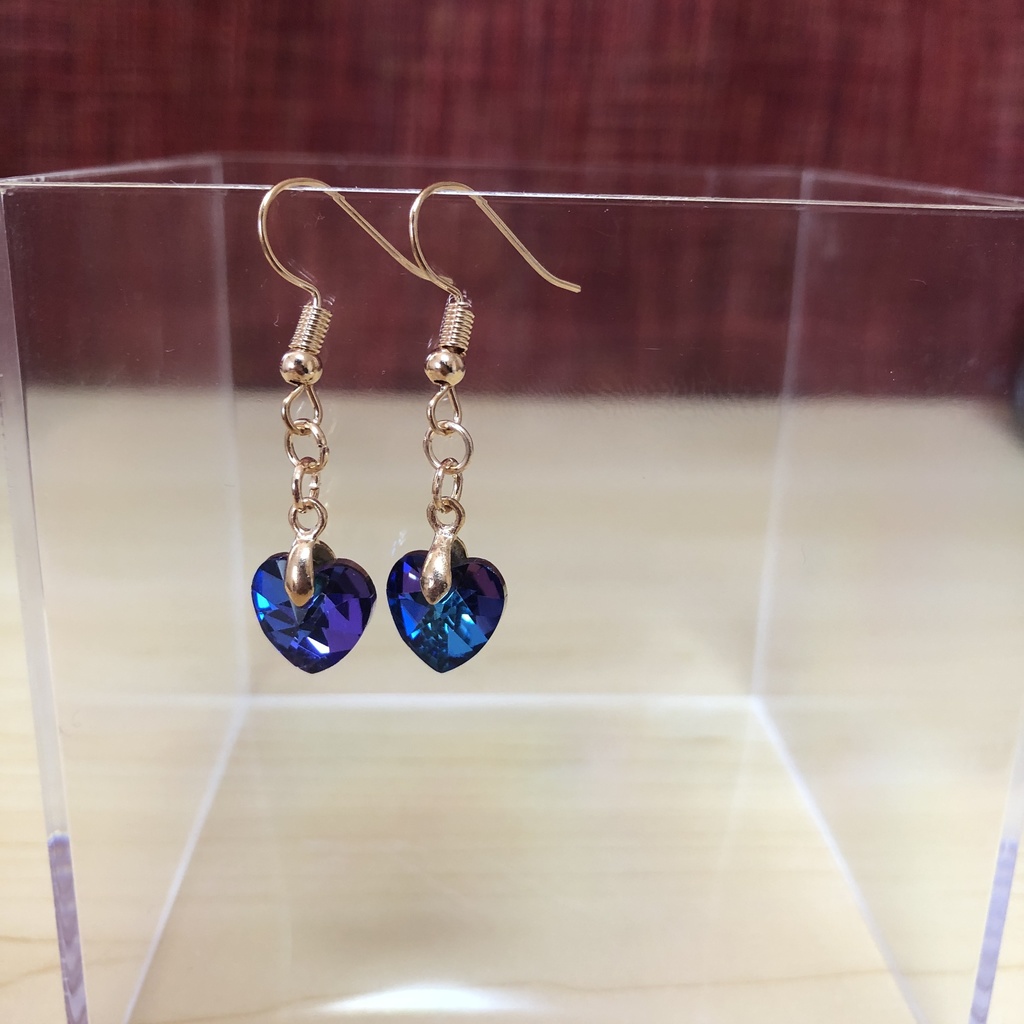 ハートピアス樹脂製キャッチ付き　サファイア