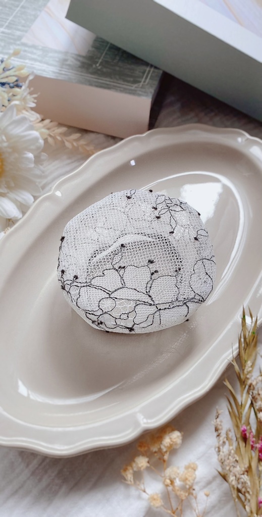 春夏レースのベレー帽