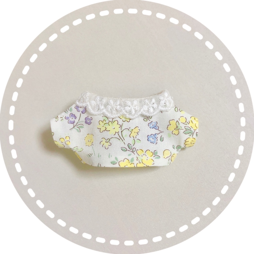 襟付き花柄ブラウス