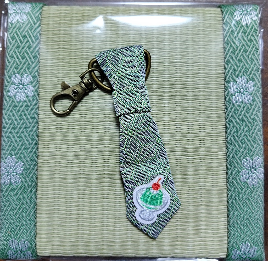 飾り畳(プチ)【白中緑桜】小さなネクタイ付き「限定」