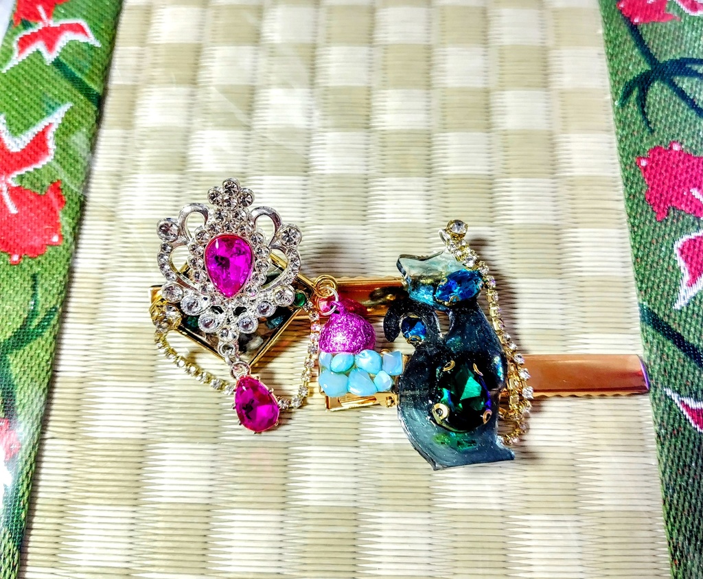 甘色と新緑の猫