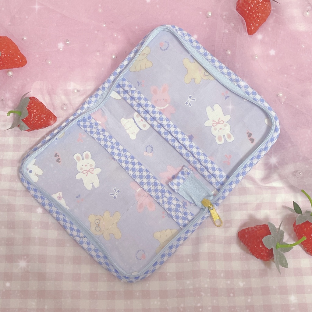 グッズ持ち歩き用マルチケース