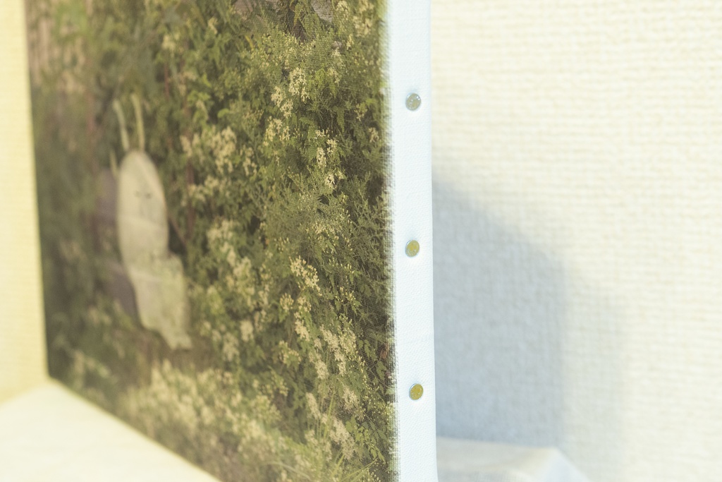 キャンバスアート『腰掛けている何者でもない君』F3