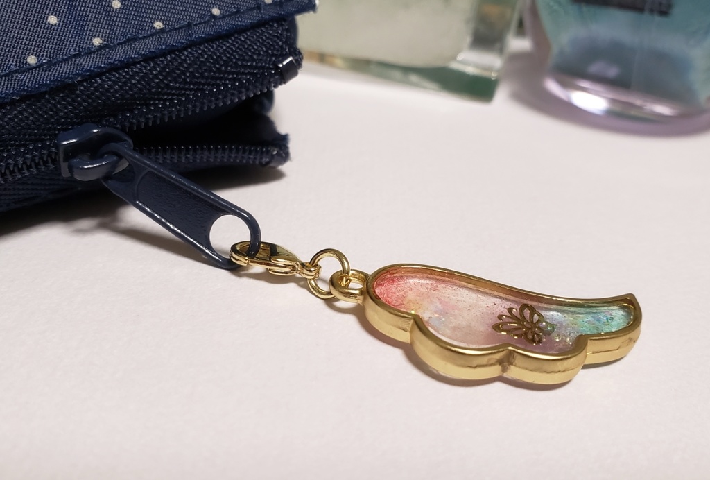 夜病色の羽キーストラップ 金蝶々ホロver.