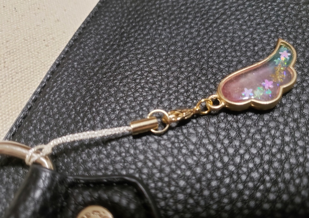 夜病色の羽キーストラップ お花と星ver.