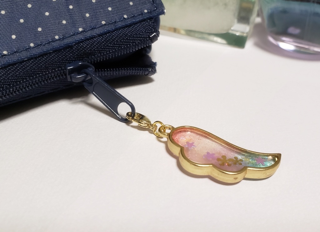 夜病色の羽キーストラップ お花と星ver.