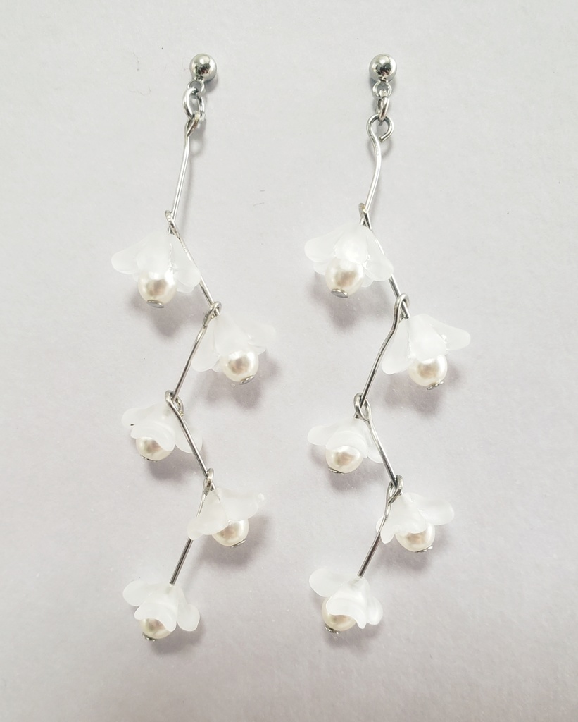 すずらんの段々ピアス