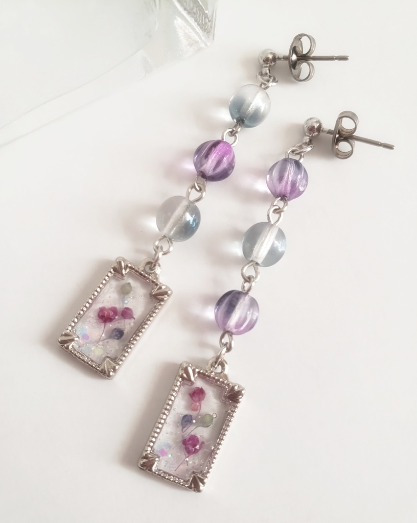 ドライフラワー額縁ピアス