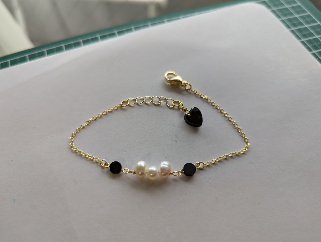 宇佐美概念ブレスレット