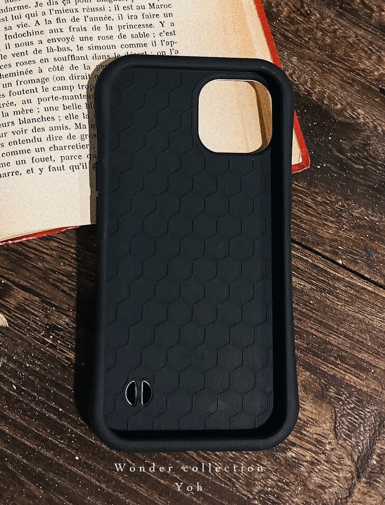 【衝撃に強いグリップケース】iPhoneケース 〈黒の宙料理〉