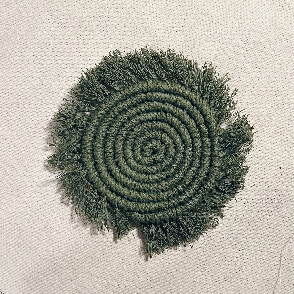 手編みのぐるぐるコースター（綿・緑）