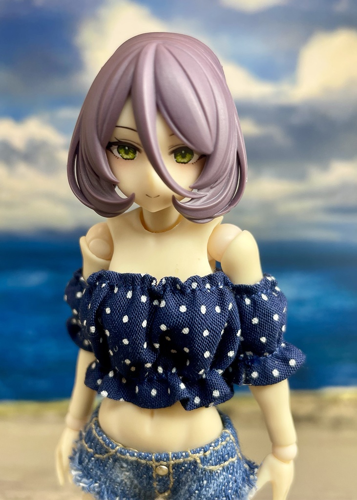 水玉のパフスリーブオフショルダー