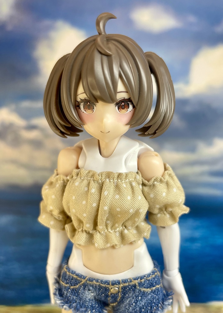 水玉のパフスリーブオフショルダー