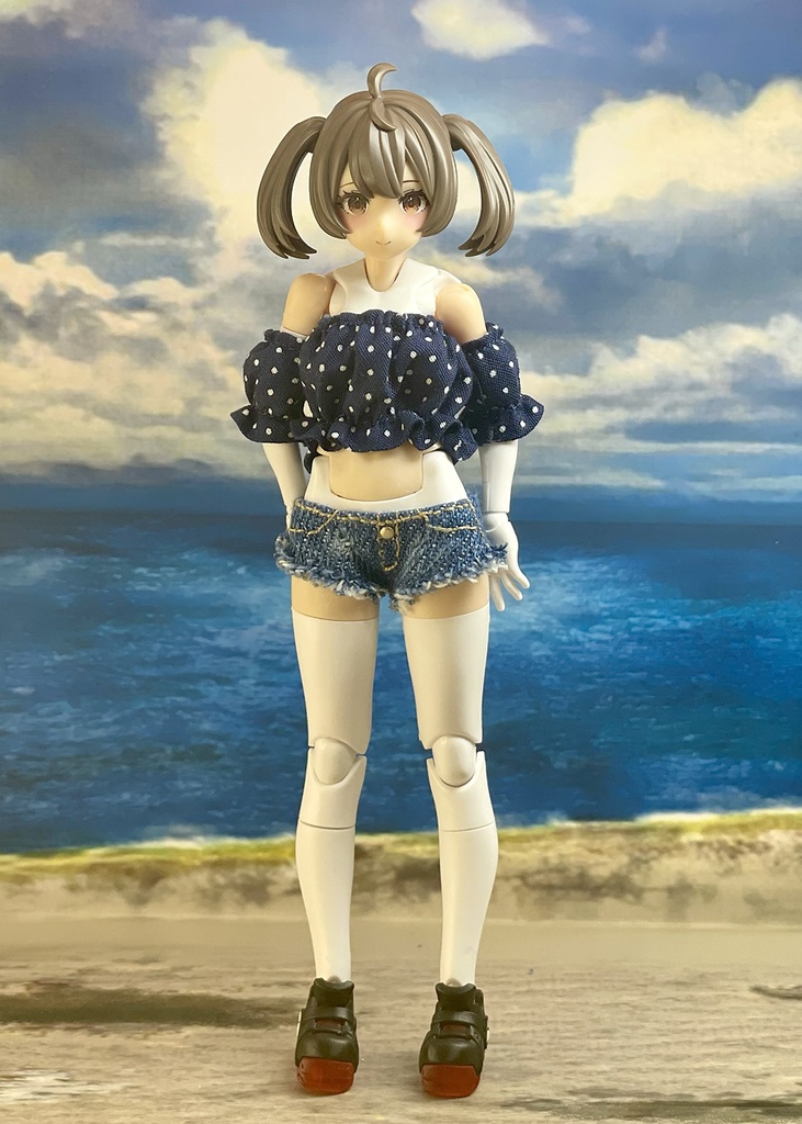 水玉のパフスリーブオフショルダー