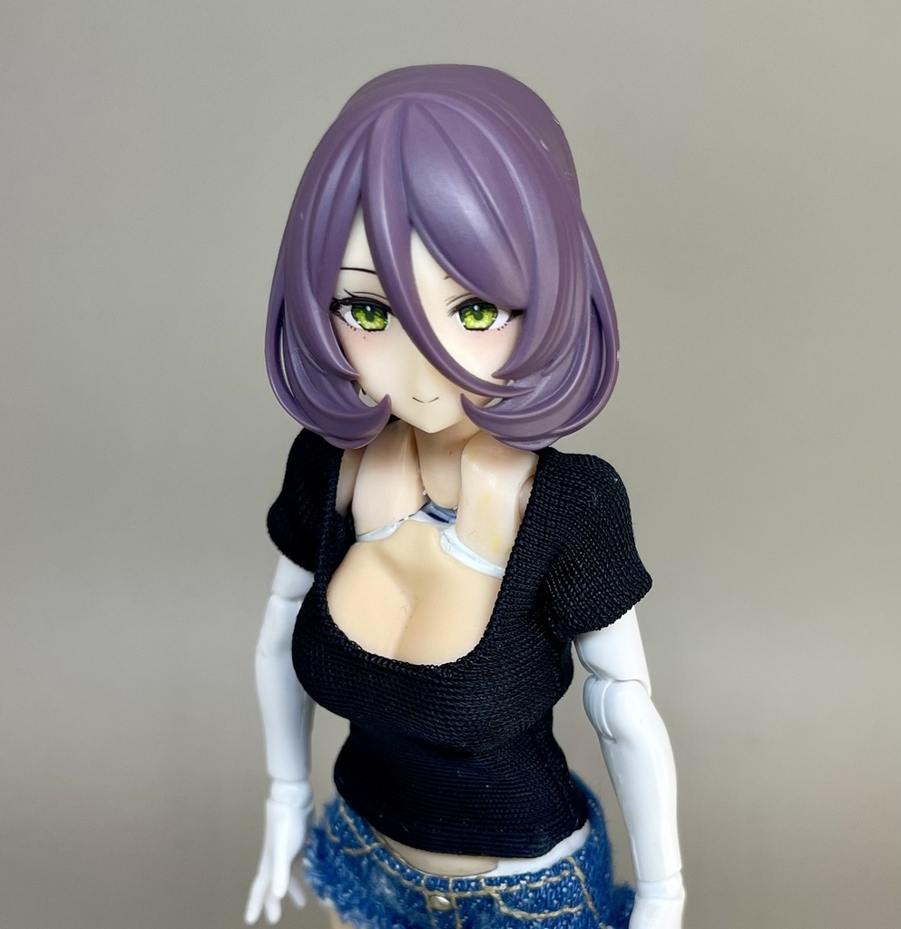 魅惑の伸びるUネックTシャツ