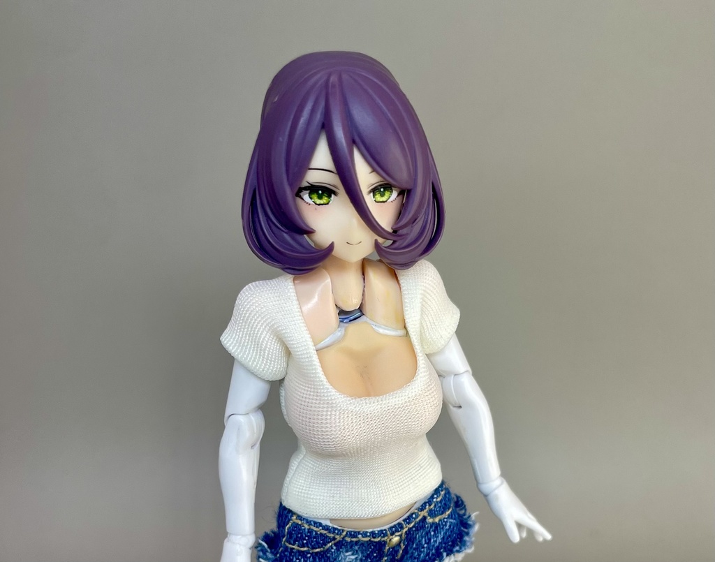 魅惑の伸びるUネックTシャツ