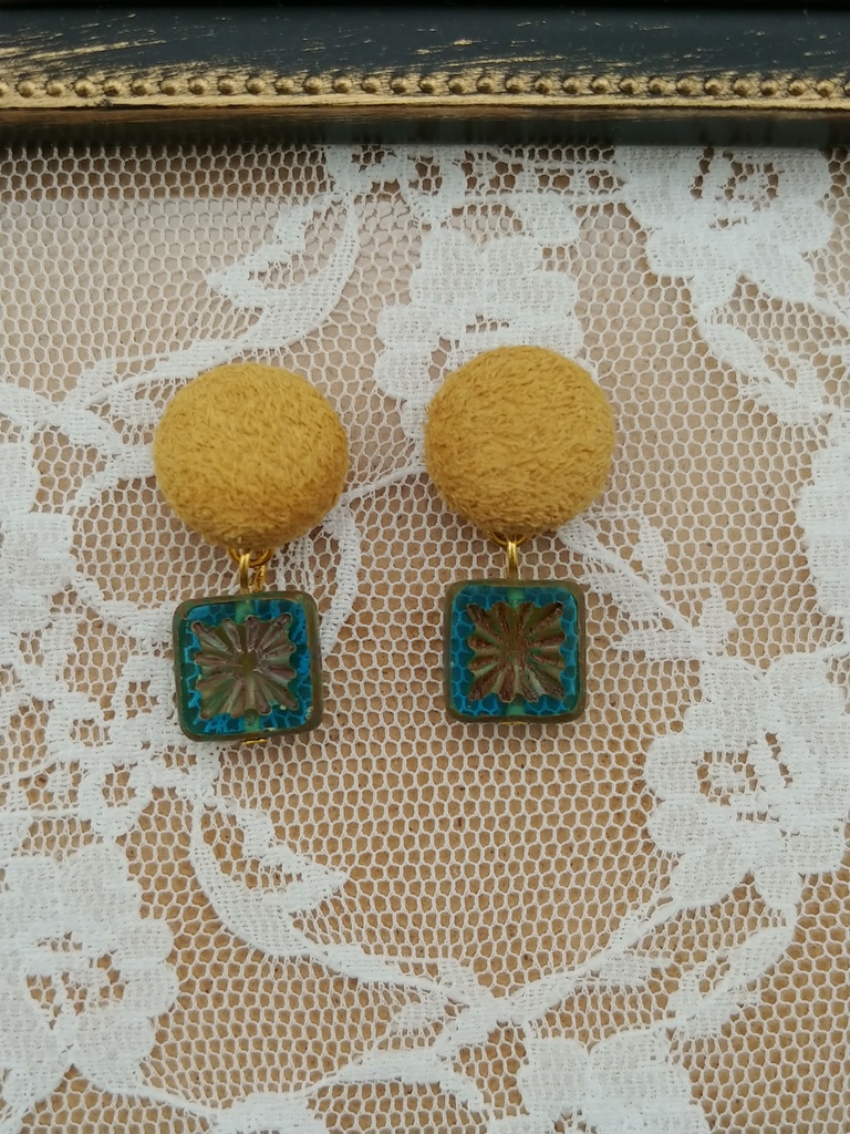 スエードカボション チェコビーズ ピアス/ノンホールピアス