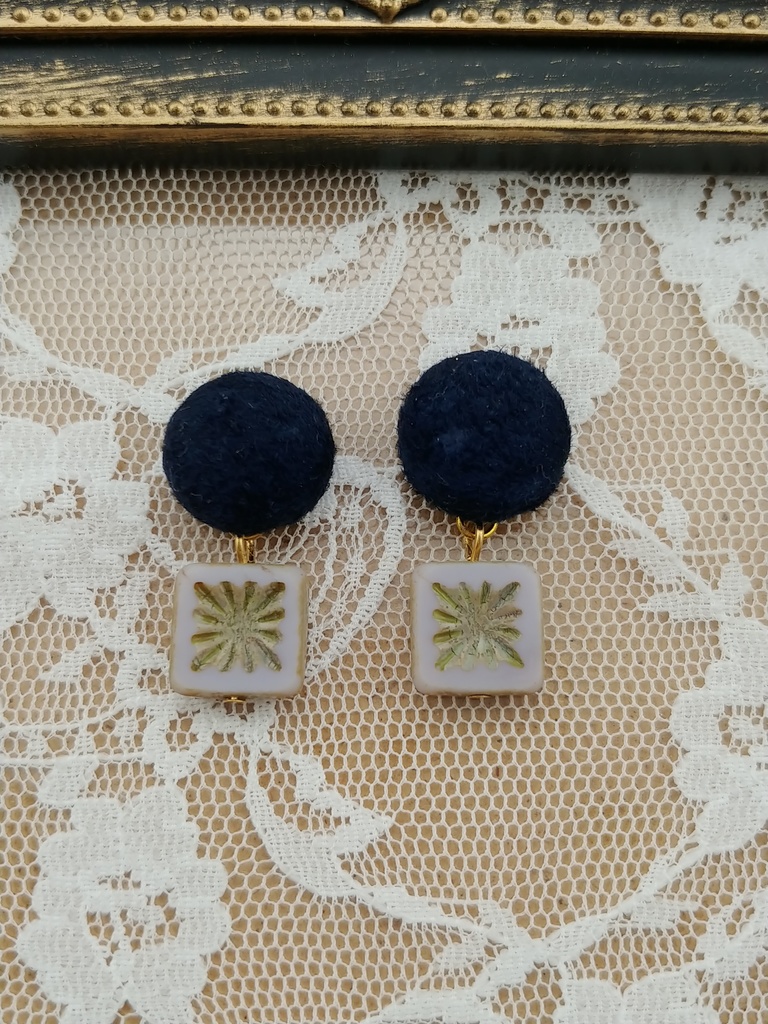 スエードカボション チェコビーズ ピアス/ノンホールピアス