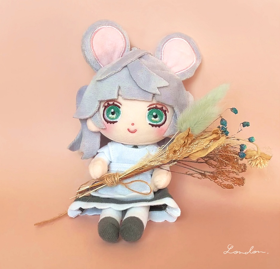 見習いメイドのラットちゃんぬいぐるみ 可動式 城咲ロンドン Booth