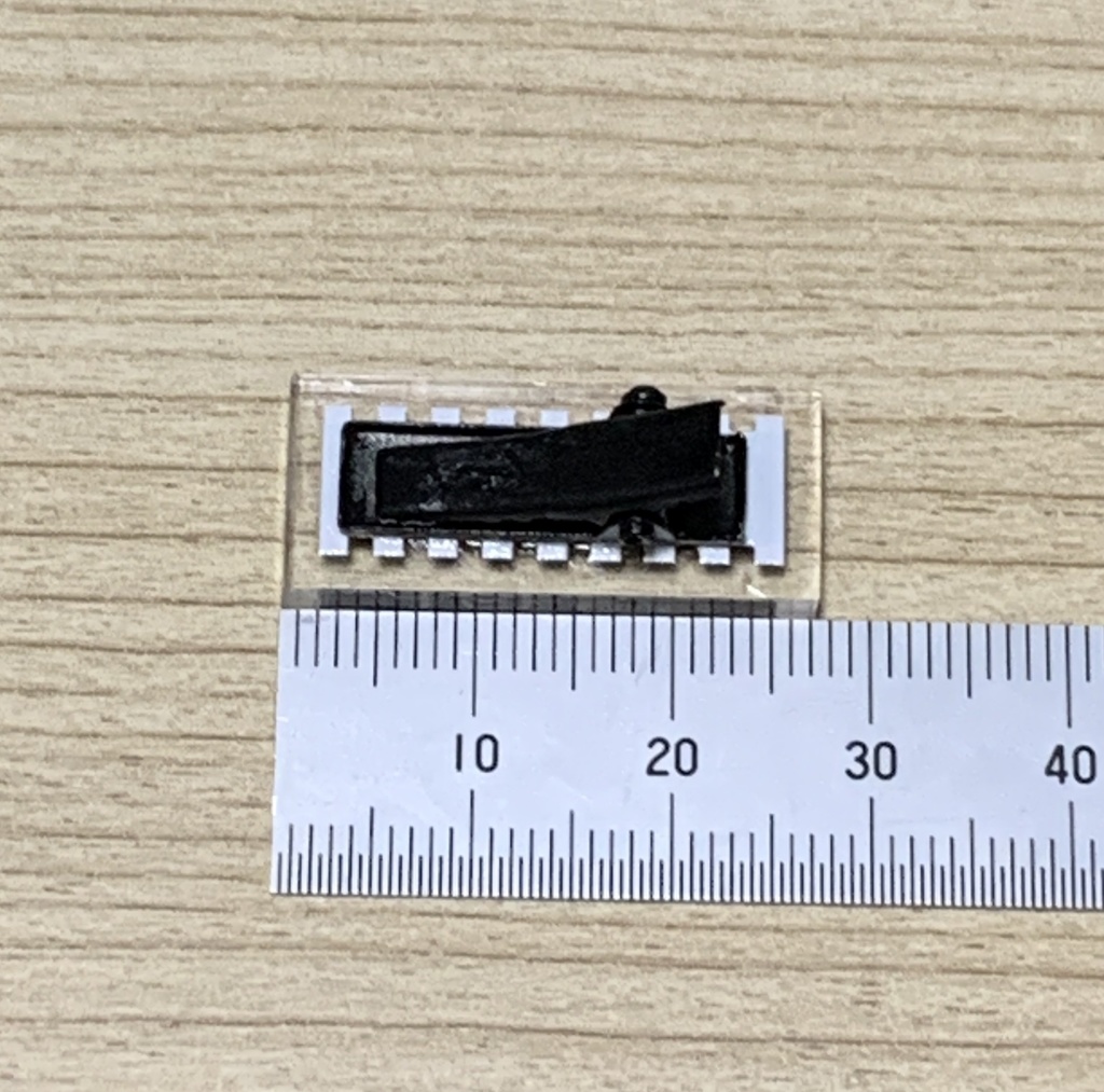 足立レイ ヘアクリップ