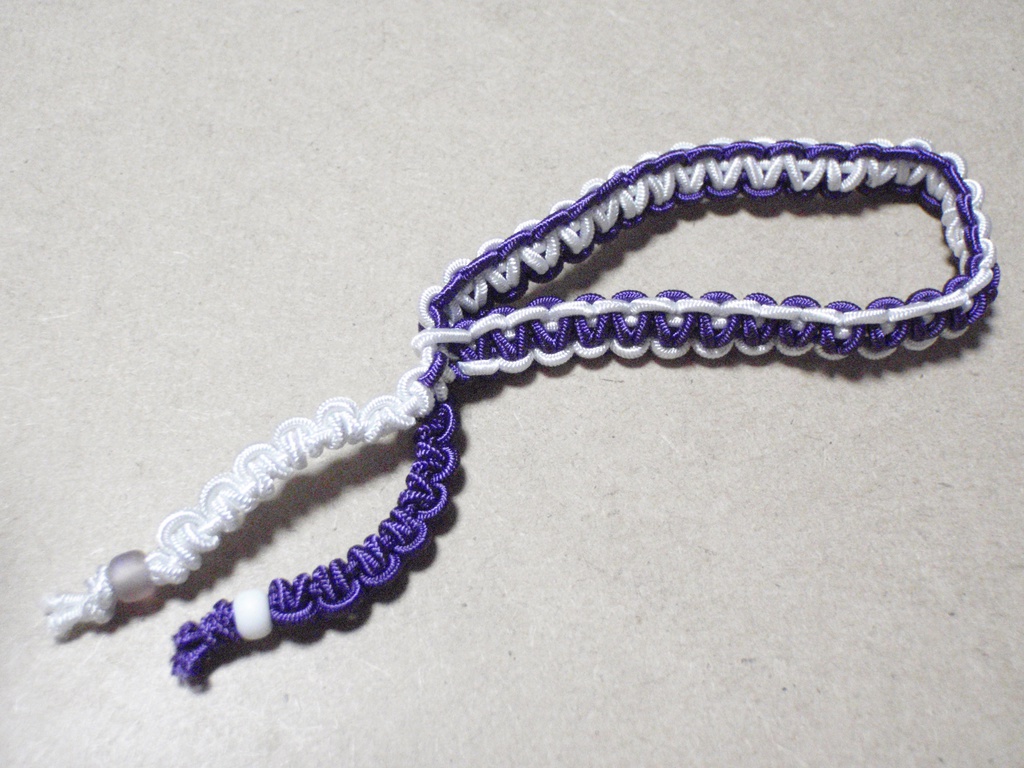 ブレスレットのようなヘアアクセサリー（白×紫）
