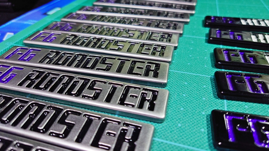 【非公式】FG ROADSTER イメージエンブレム風プレート FLOW GLOW