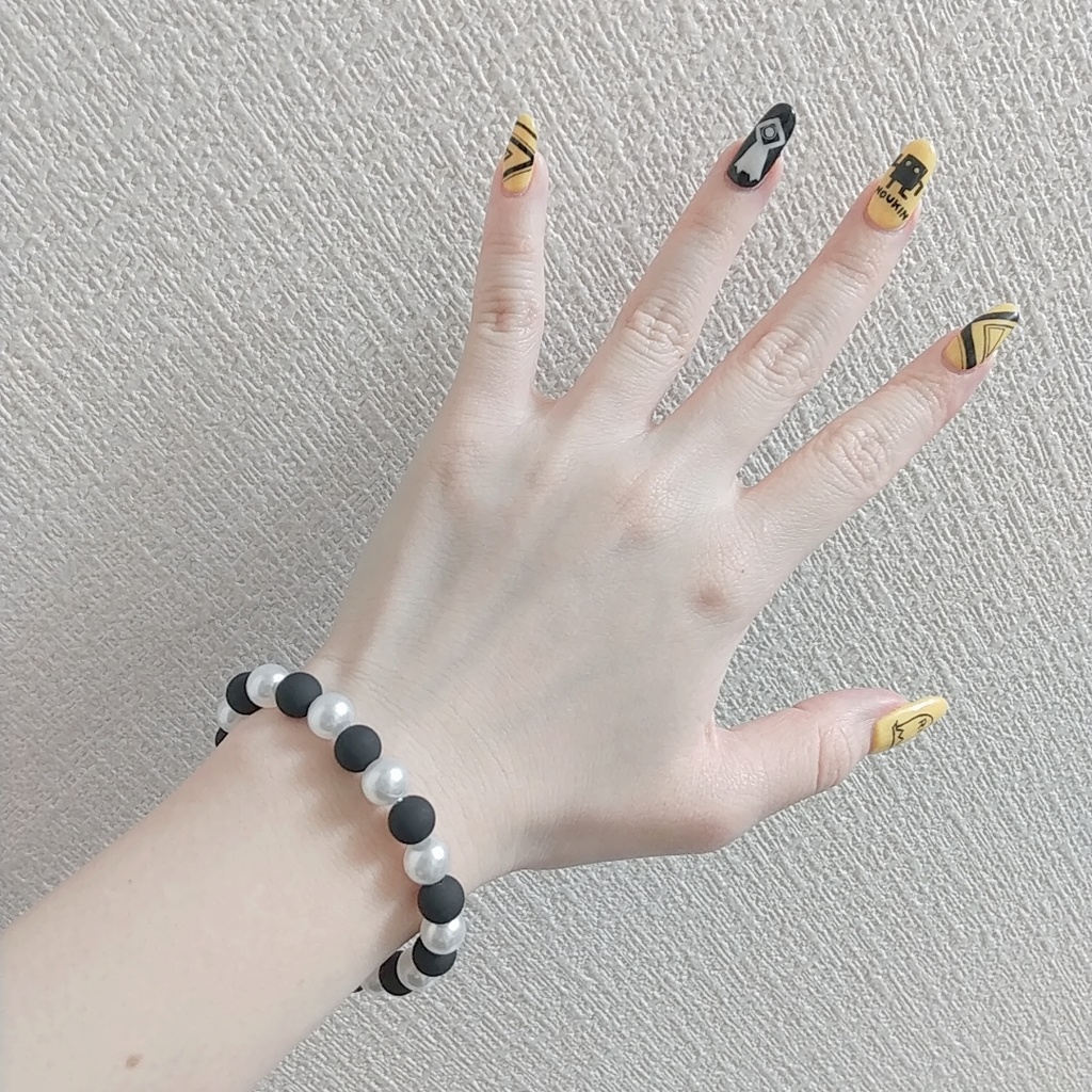 White Pearl & Matte Black Bracelet