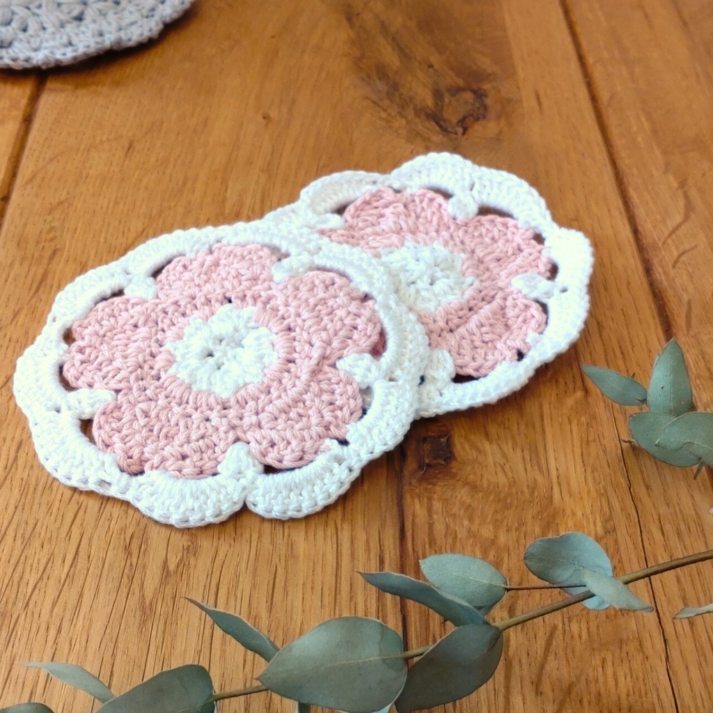 桜のコースター ナチュラル コットン ラメ入り かぎ針編み ハンドメイド