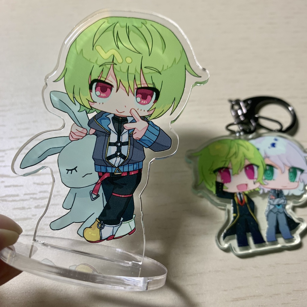 アスターのアクリルフィギュア