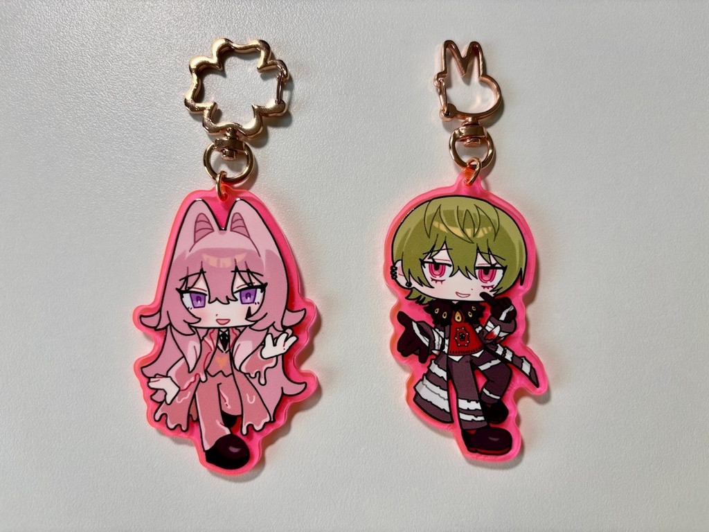 蛍光ピンクアクリル職員キーホルダー