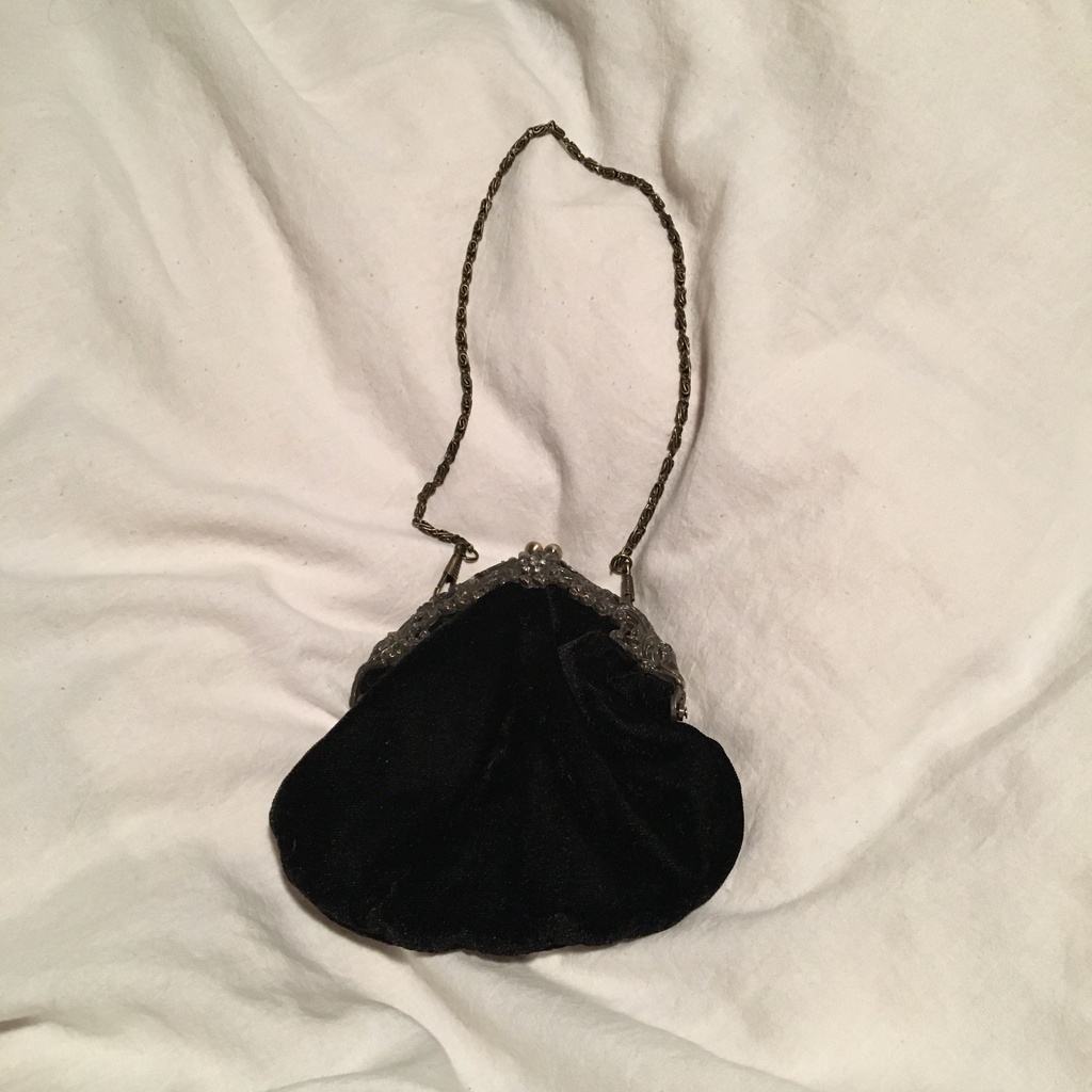 ベロアのポーチ