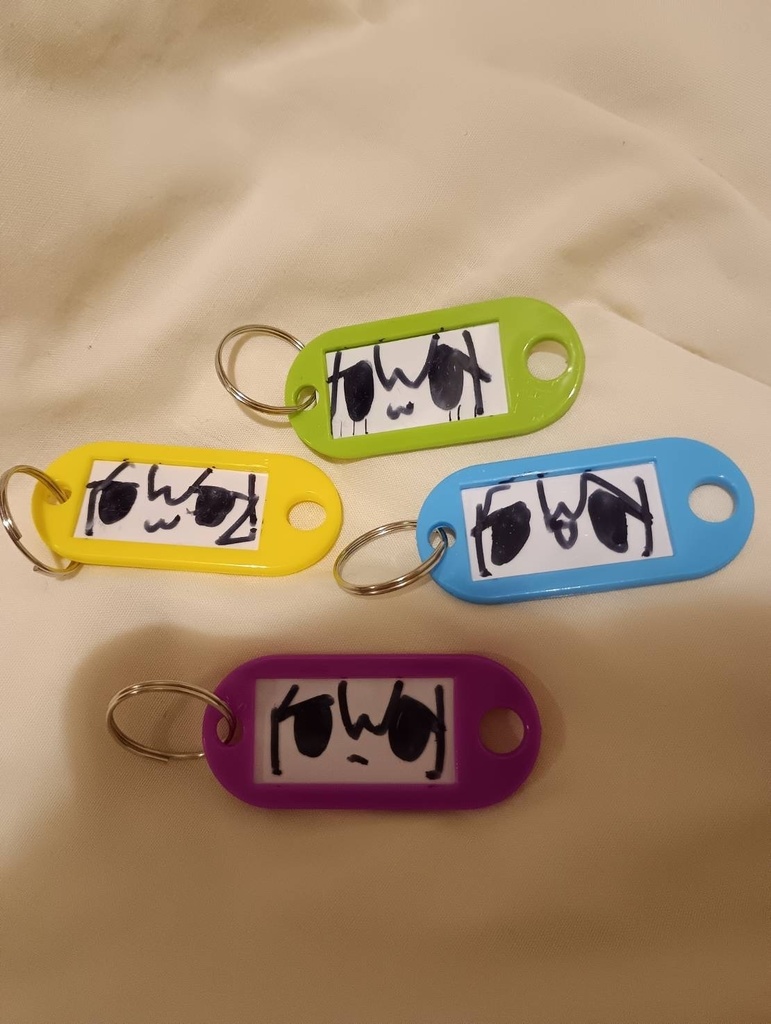 ネームキーホルダー