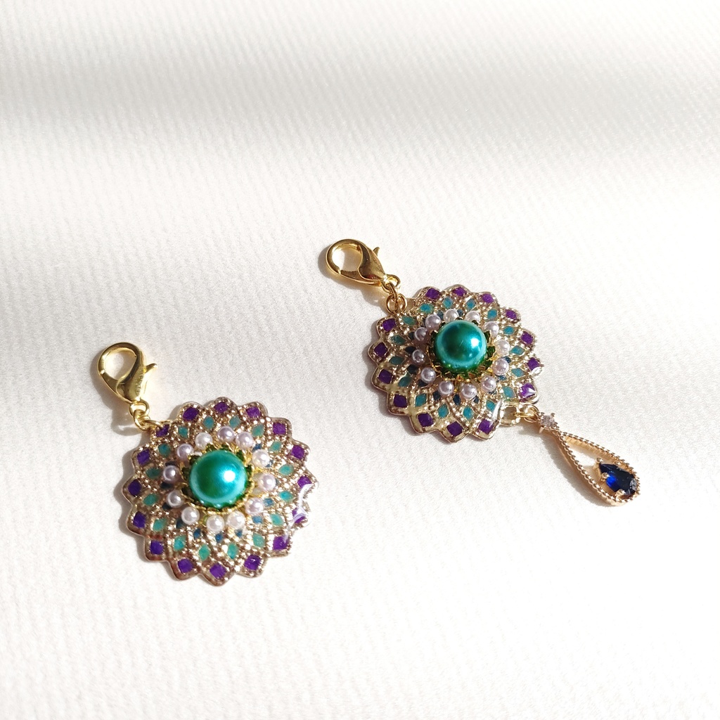 【送料込】ステンドグラス風　チャーム