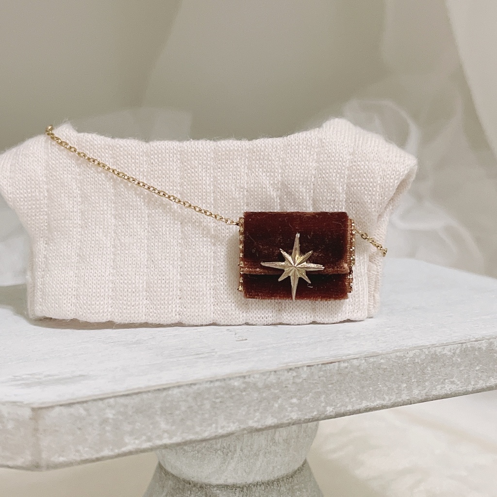 一等星のベロア風ポシェット