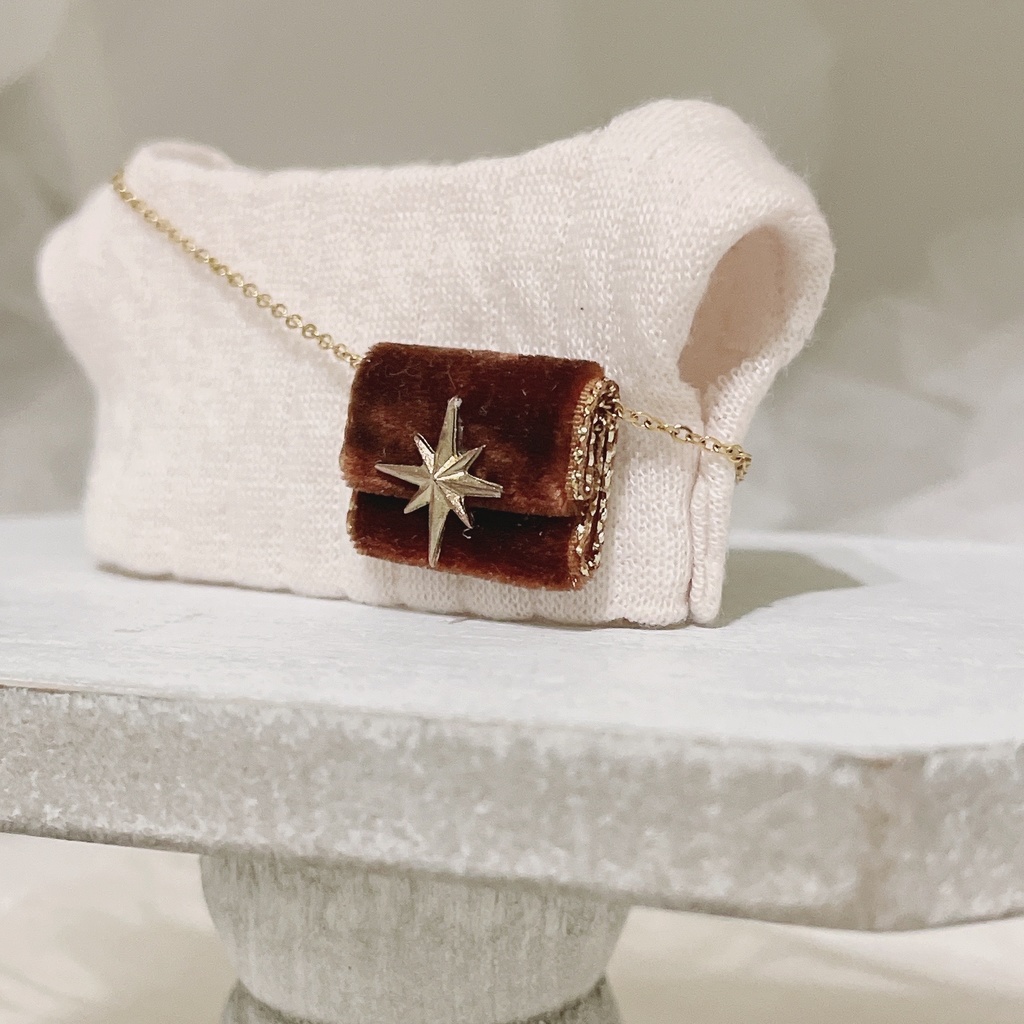 一等星のベロア風ポシェット
