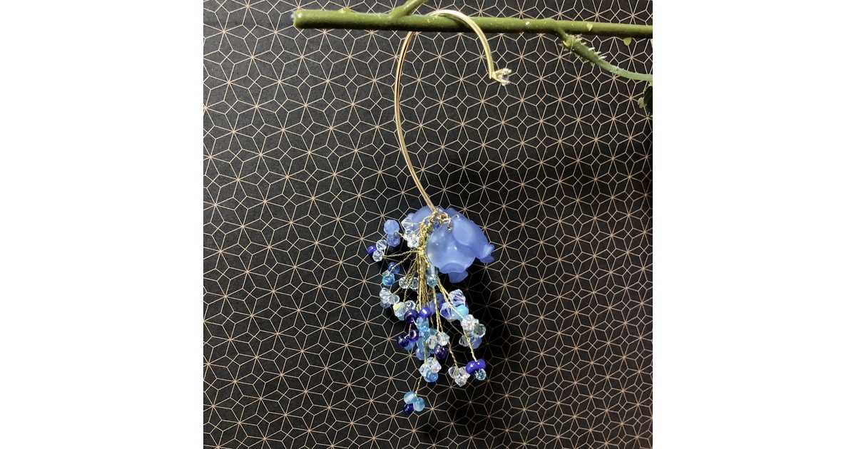 ハンドメイド イヤーフック ブルーフラワー - kakezanplus - BOOTH