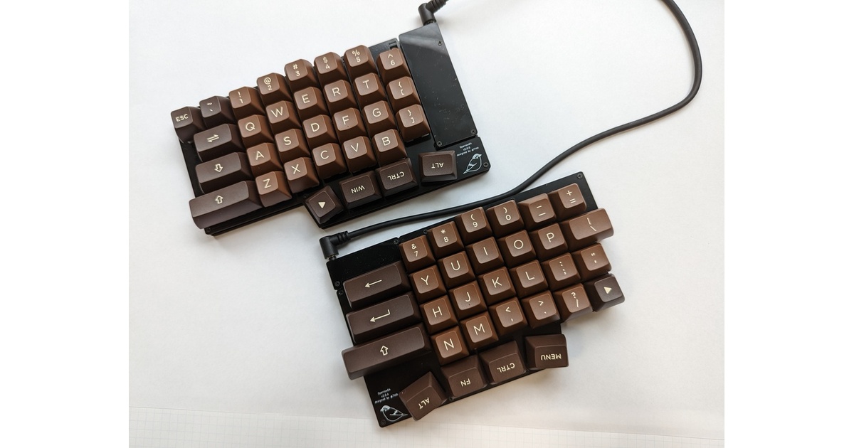 【完成品】Tak Bluetooth 64キー自作キーボード 完成品】Bluetooth 64キー自作キーボード ロープロファイル 印字あり