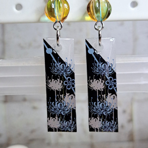 狐の嫁入り 青彼岸花柄の狐面と鬼灯と彼岸花傘の和風ピアス イヤリング