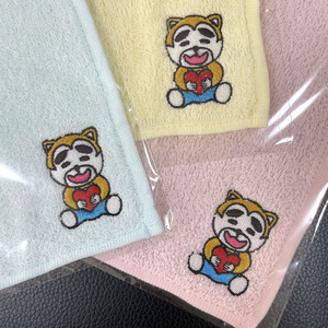 今治タオルの刺繍ハンカチ 全3色