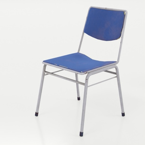 古びたパイプ椅子 - Old folding chair