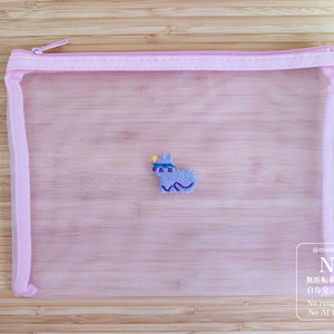 色松概念刺繍ポーチ