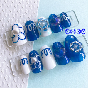 現品】ネイルチップ ミディアムアーモンド 地雷系 ゴシック 病みカワ