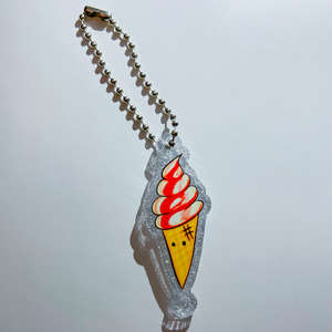 ソフトクリームつながるラメアクリルキーホルダー